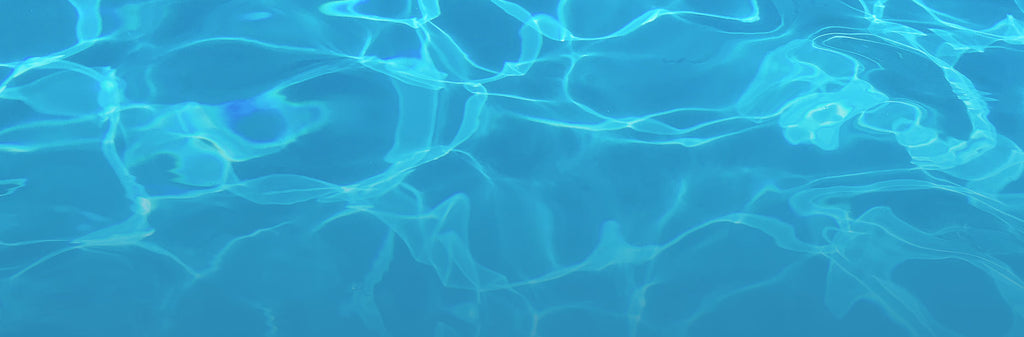 Produits chimiques d'ouverture pour piscine au chlore ou au brome chez Piscines Spas Etchetera