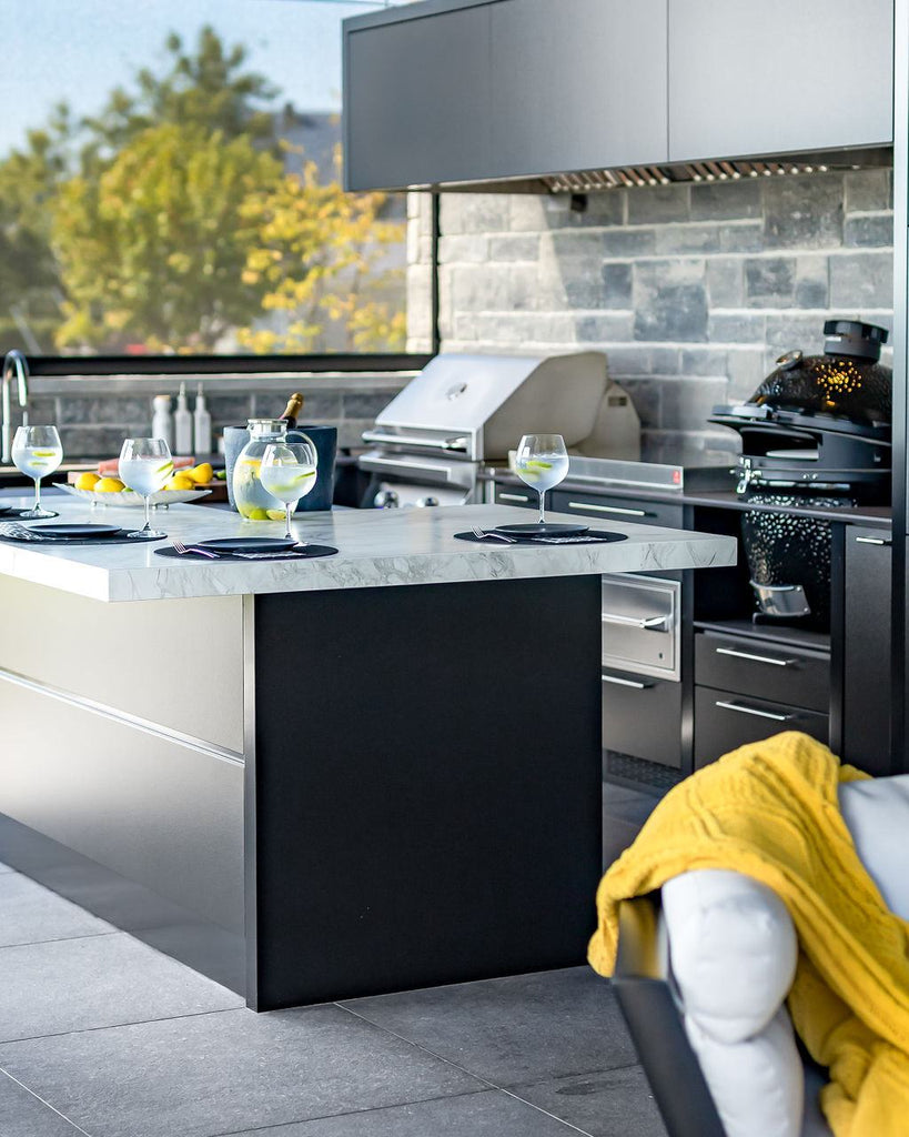 Station Grill Cuisine extérieure et cuisine d'été sur mesure chez Piscines Spas Etchetera