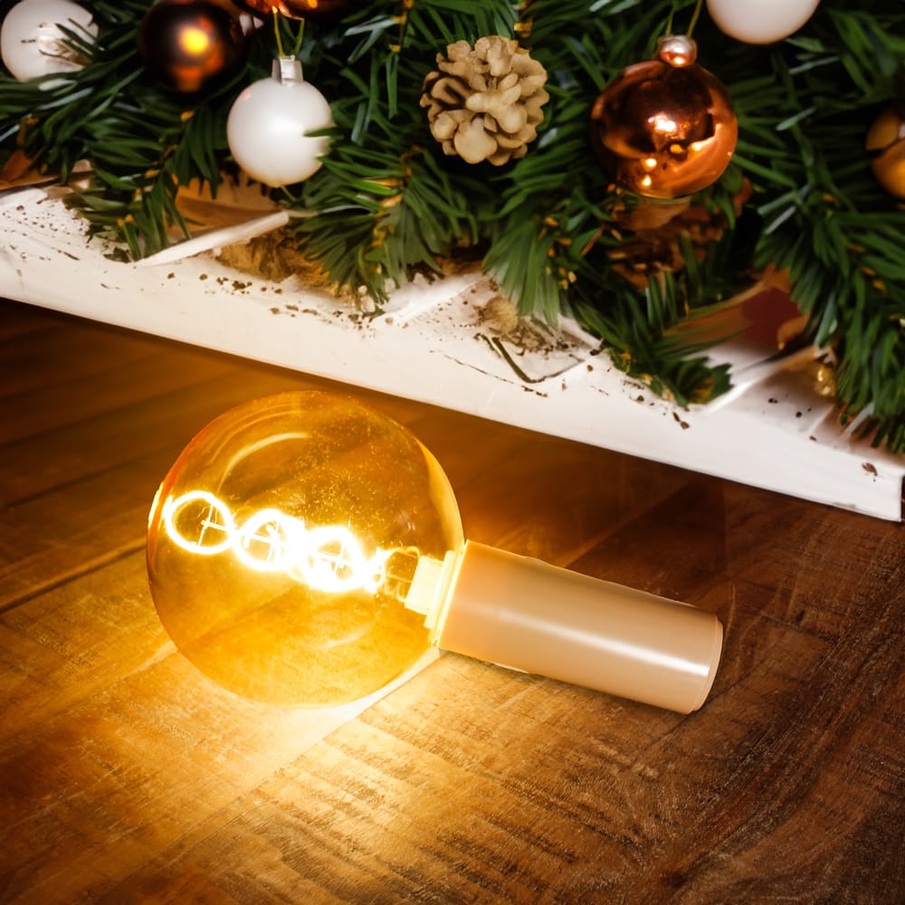 Vintage style meets modern tech in Edy G125: 400-lumen LED filament, magnetic base for easy installation, and up to 25 hours of light.